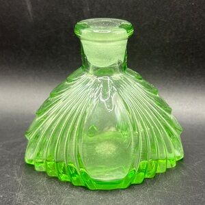 Vintage Art Deco Green Uranium Glass Fragrance Scent Perfume Bottle Collectible